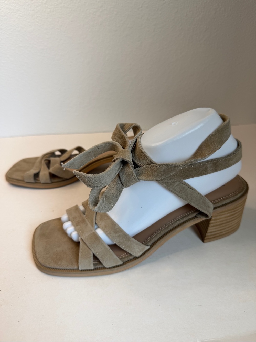 Steve Madden Women's Tan Suede Tie-Up Block Heel Sandals Size 9.5